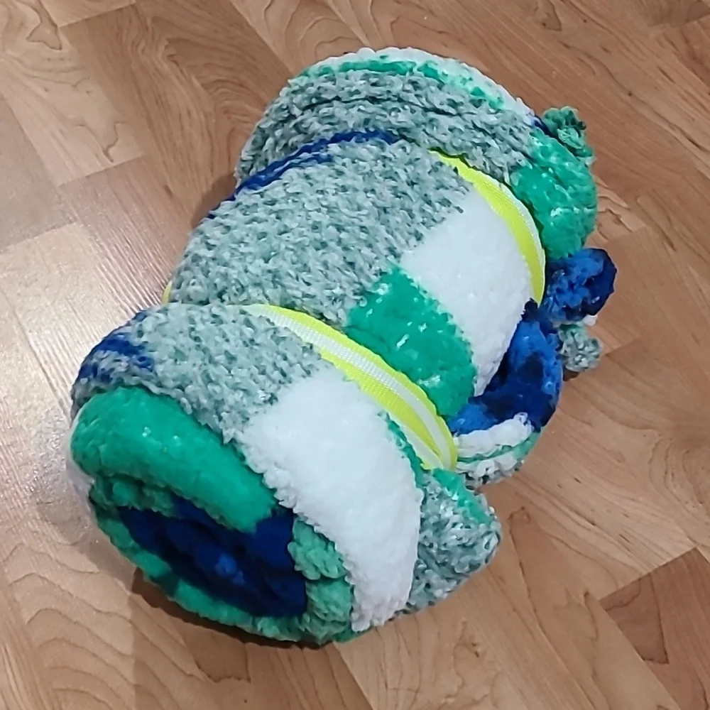 American Eagle Outfitters‎ Blanket NWT NEW WITH TAG